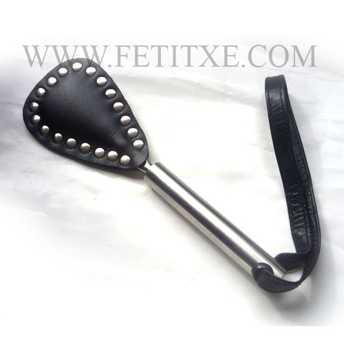PALETA CORTA DE CUERO Y METAL 8495 PALETA CORTA DE CUERO Y METAL 8495